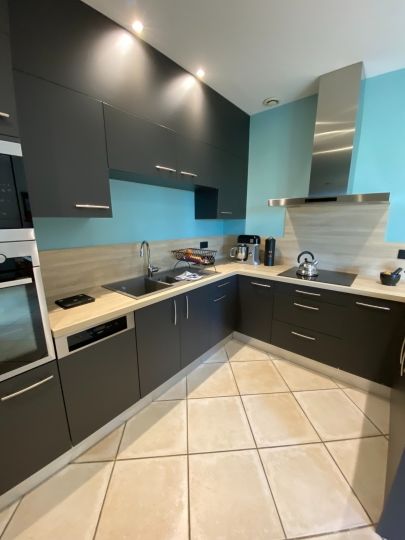 Coup de jeune pour cette cuisine avec une rénovation partielle - Ardèche