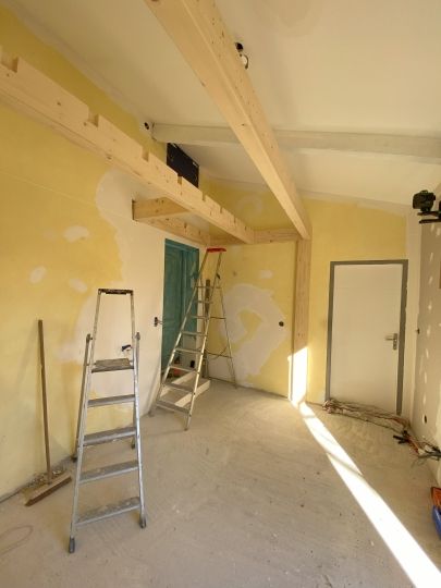 Phase 2 des travaux : Installation de la structure de la mezzanine en bois - Ardèche