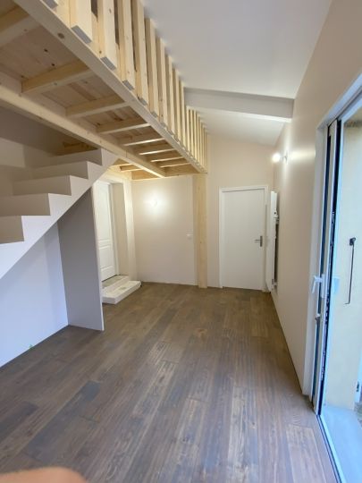 Phase 4 des travaux : Installation des garde-corps et pose du parquet en chêne - Ardèche