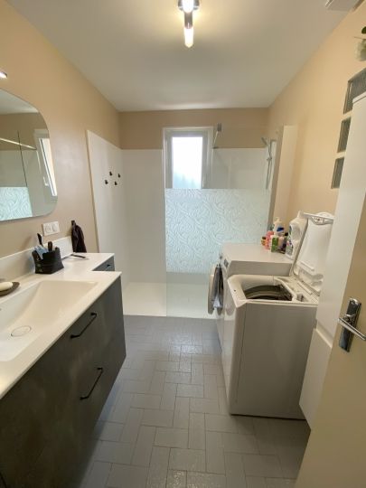 Transformation de la salle de bains pour une touche de modernité - Ardèche